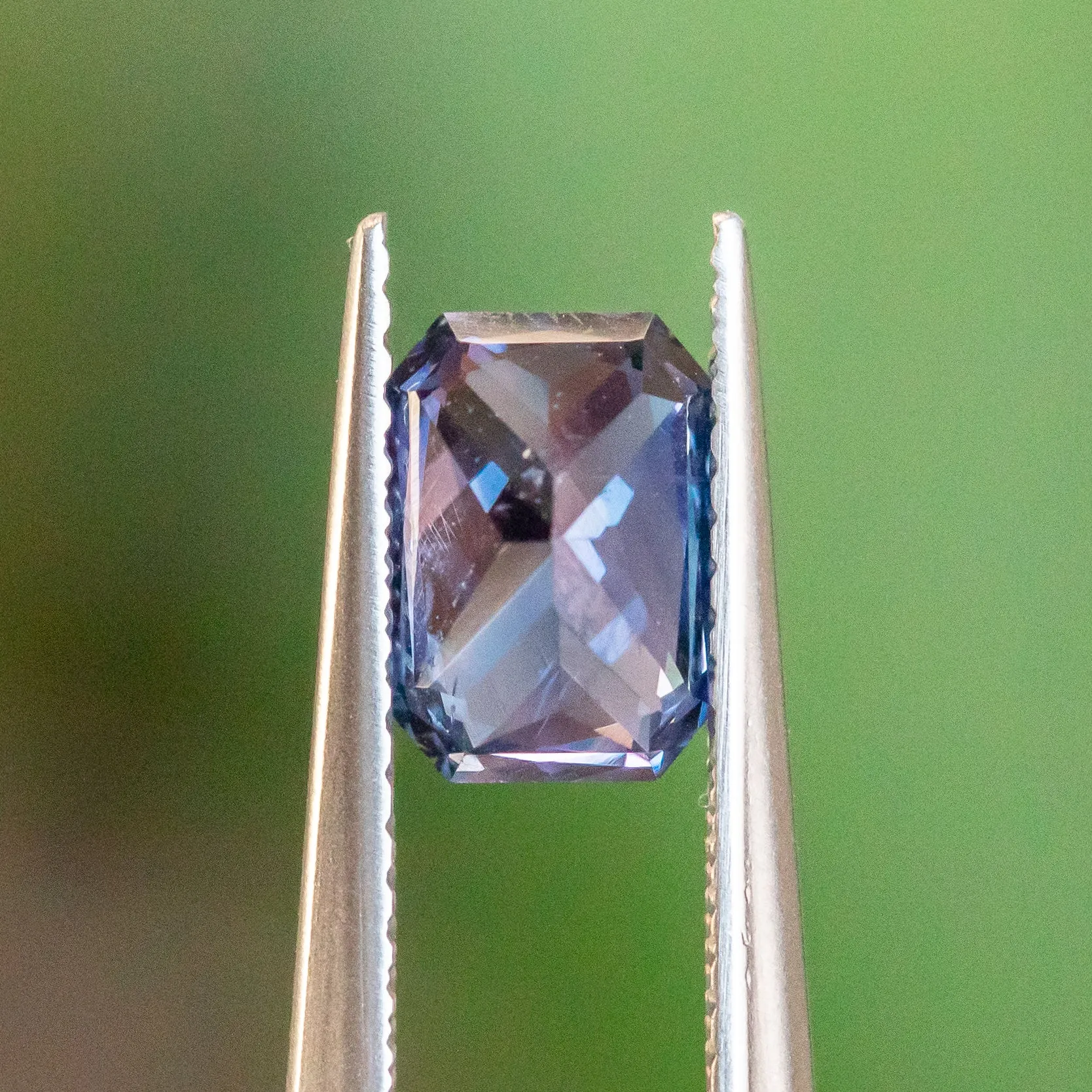 1.73CT RADIANT CUT MADAGASCAR SAPPHIRE, BICOLOR PURPLE PINK, 7.81X5.55X3.90MM