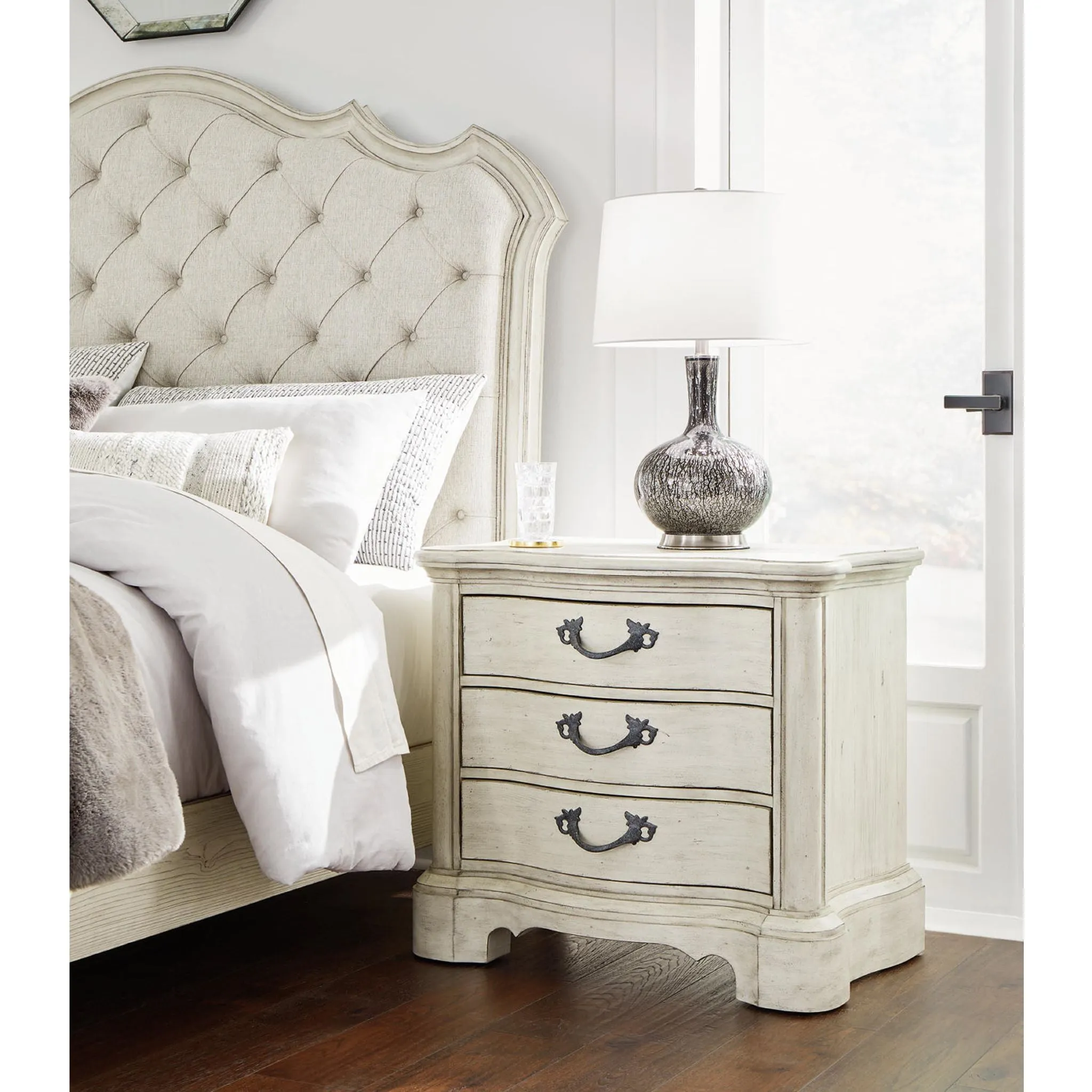 Arlendyne Three Drawer Nightstand