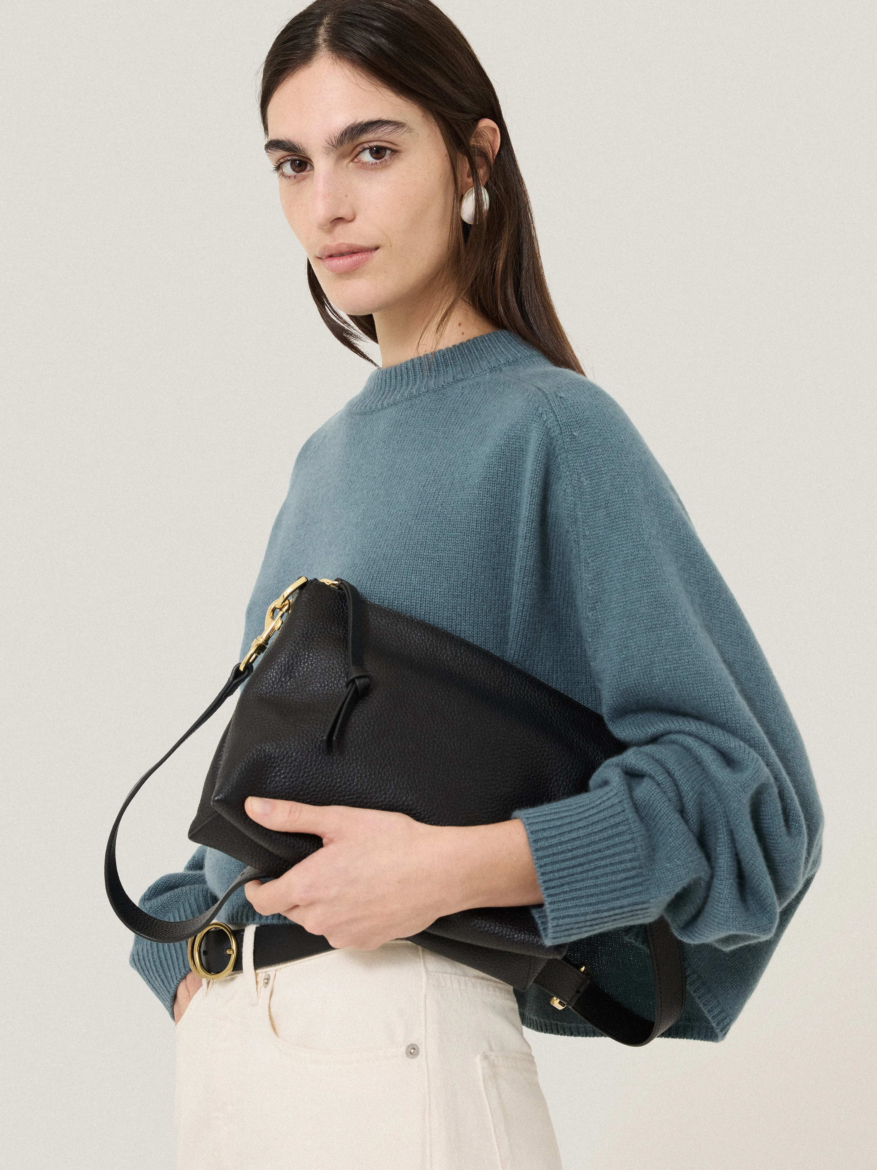 Ava Pebble Leather Crossbody | Black