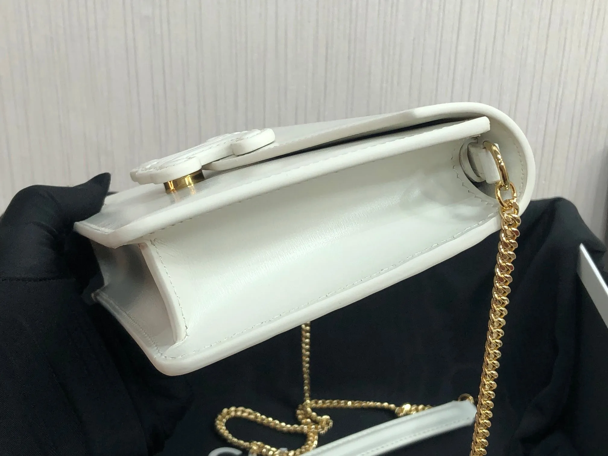 CE Wallet On Chain Triomphe White For Women 7in/19cm 