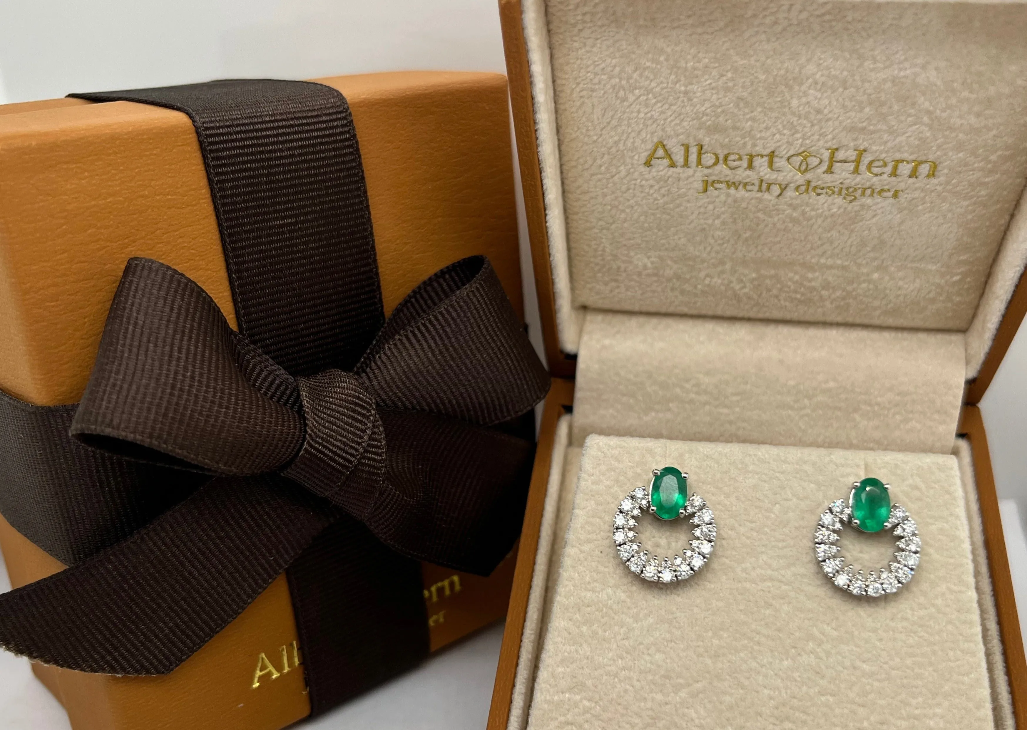 Earrings 18kt Gold Oval Emeralds & Diamonds Open Circle