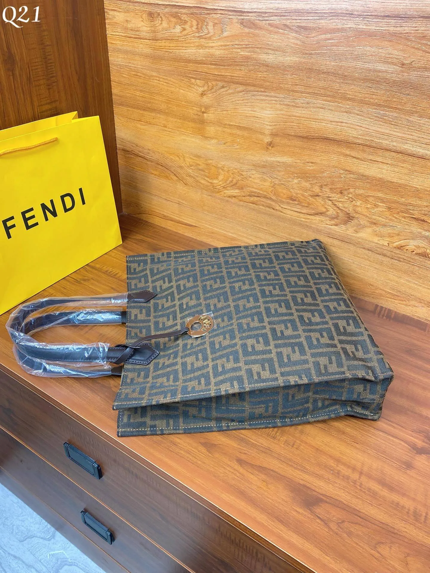 EN   Designer bags by Fendi 146