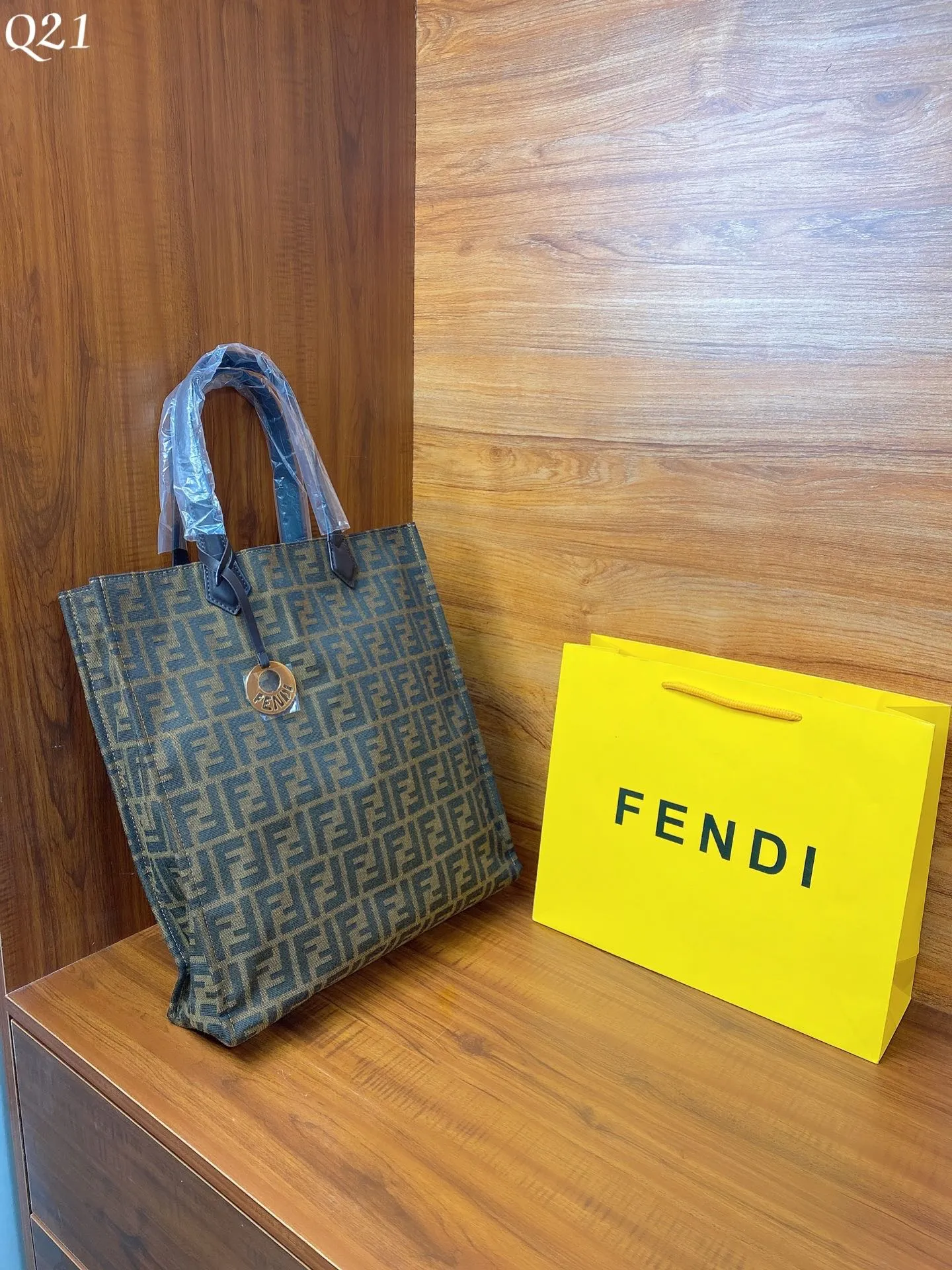 EN   Designer bags by Fendi 146