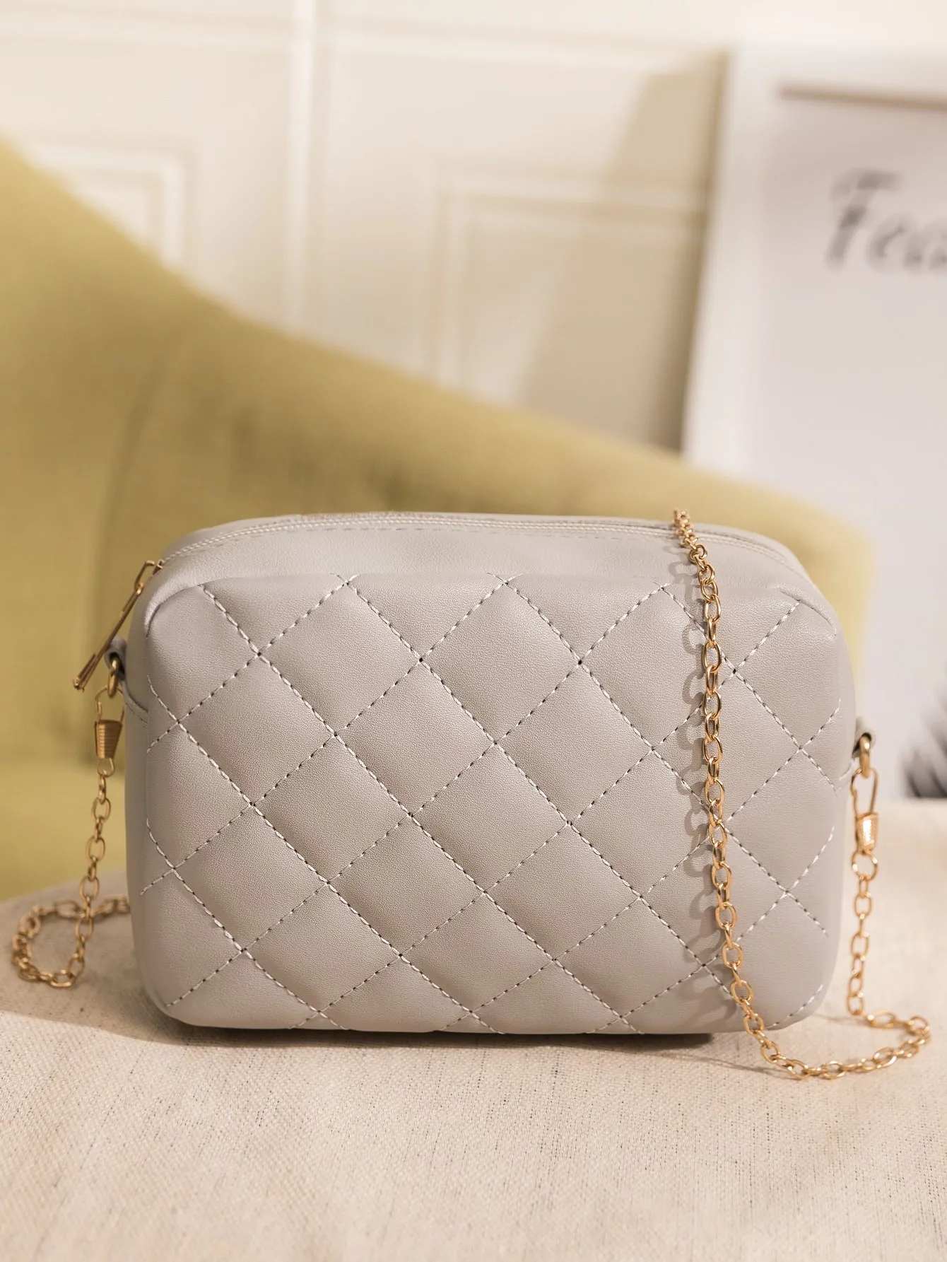 Minimalist Quilted Chain Crossbody Bag