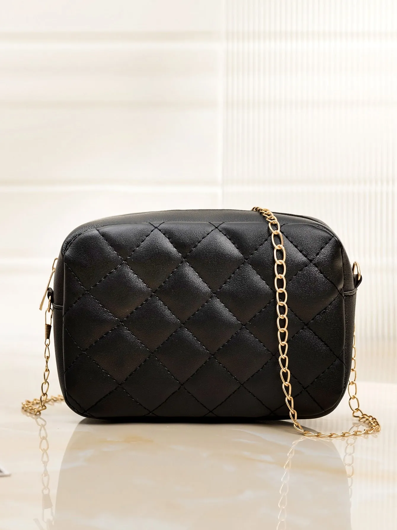 Minimalist Quilted Chain Crossbody Bag