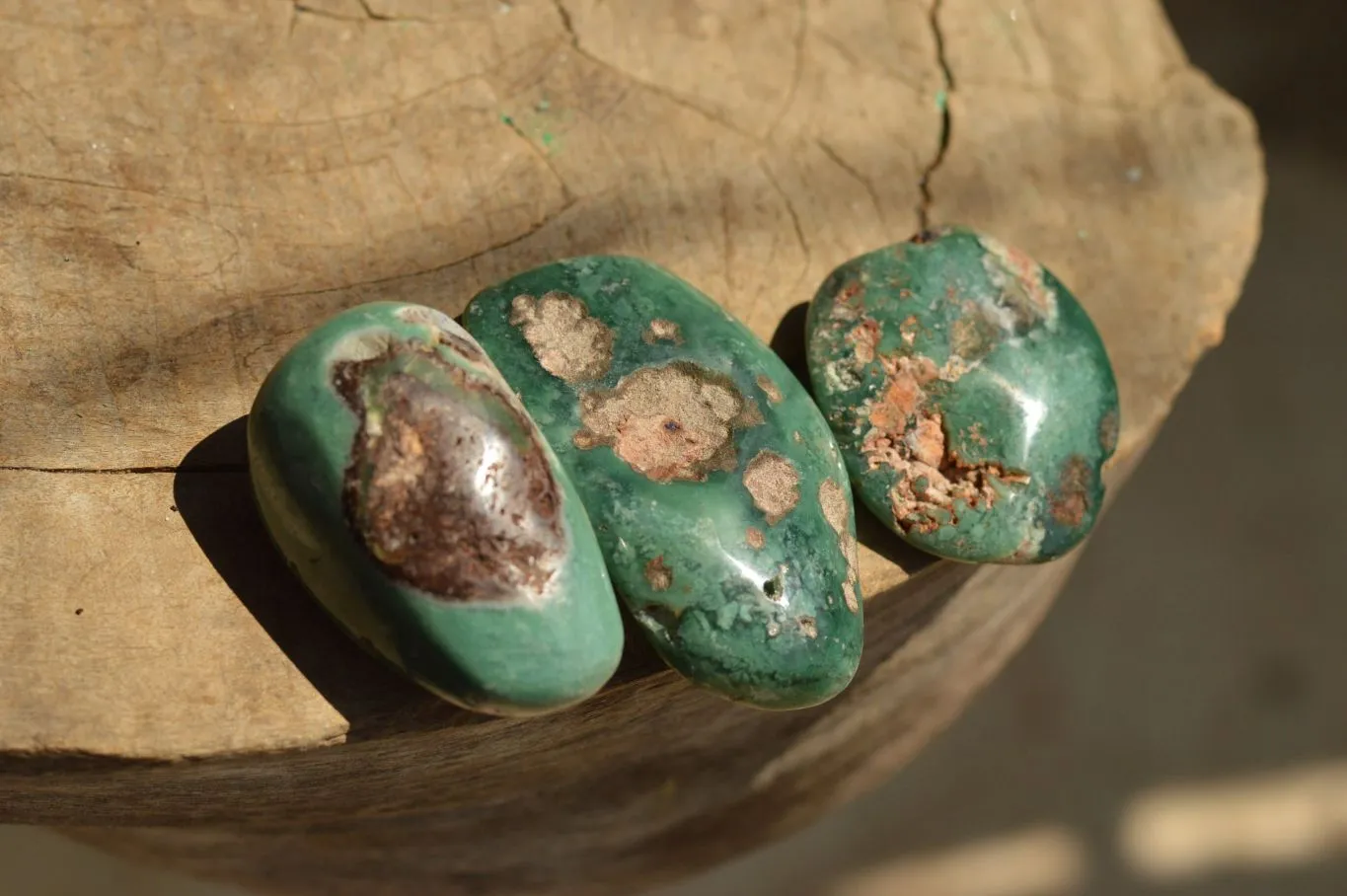 Polished Emerald Mtorolite Galet-Palm Stones x 20 From Mutorashanga, Zimbabwe